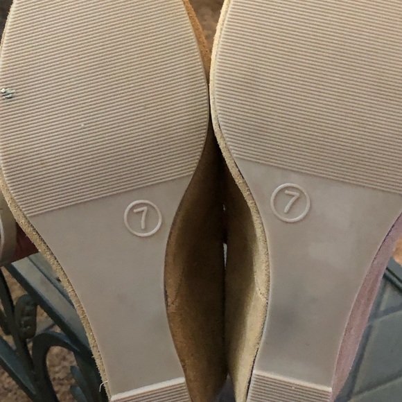 💜💜 SALE-3/$15 💜💜MERONA SUEDE WEDGES Size 7 - Picture 3 of 4
